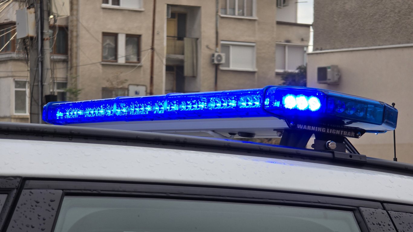 нощта на безредиците в кочериново: сигнал за музика ескалира до нападение над полиция