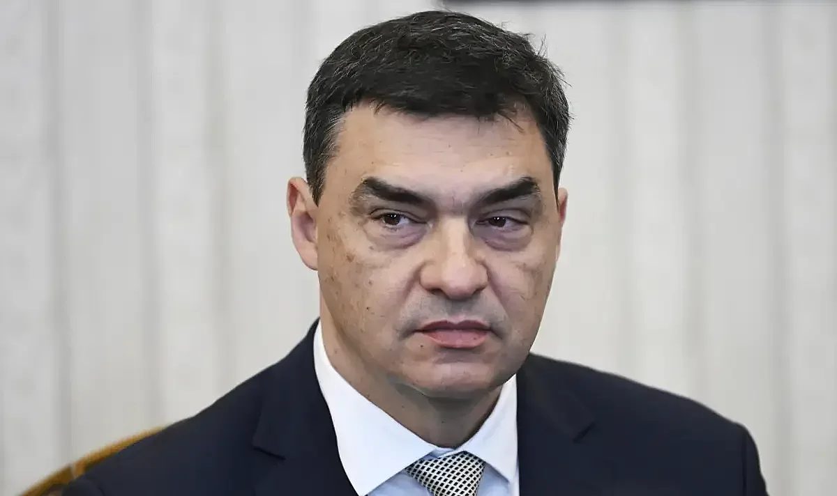 от волейболния колос до парламентарната арена: владо николов – един живот в служба на българия