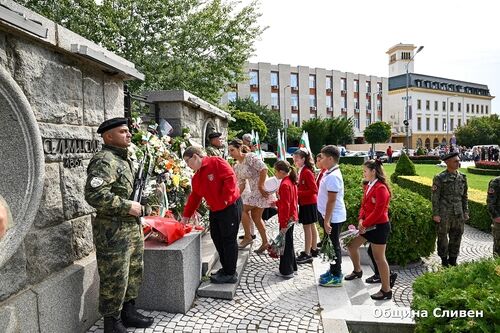 сливен отбеляза 118 години свобода и достойнство с тържествен ритуал