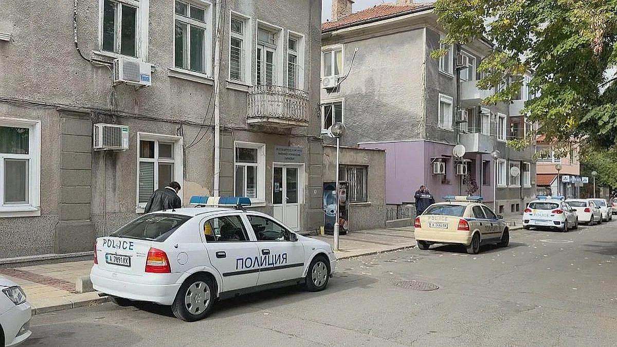 стабилизирано е състоянието на 14-годишния ученик, пострадал при кървава драма в карнобат