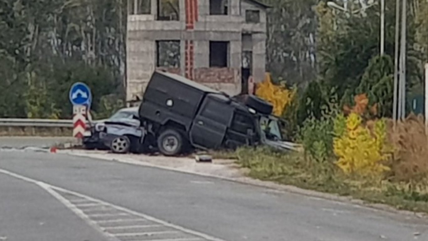 сутрешен хаос край пловдив: военен джип предизвика верижен сблъсък