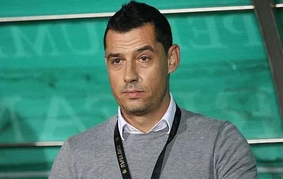 треньорската въртележка в „септември“: александър томаш пред ново предизвикателство