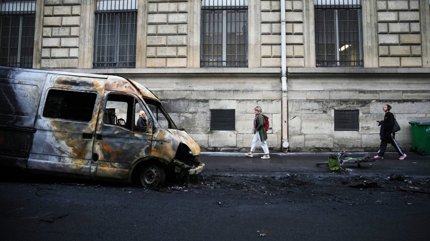 цената на несъгласието: франция въвежда финансови санкции за протестиращи